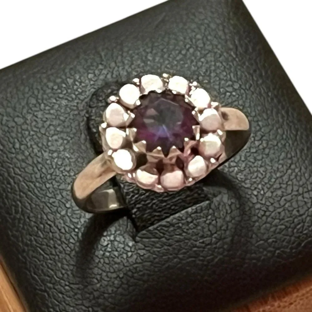 925 Sterling Silver this stunning